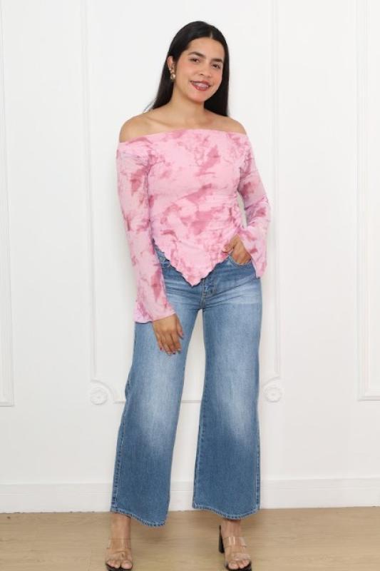 Miss Celaya, modelo para fotografía de ropa en Gamarra - segunda foto